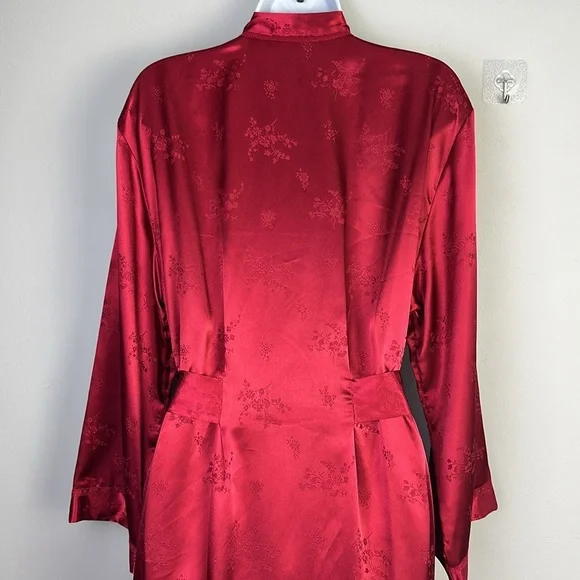 NEW Jones New York Solid Satin Jacquard Robe in Red Size L/XL Attached Belt Soft
